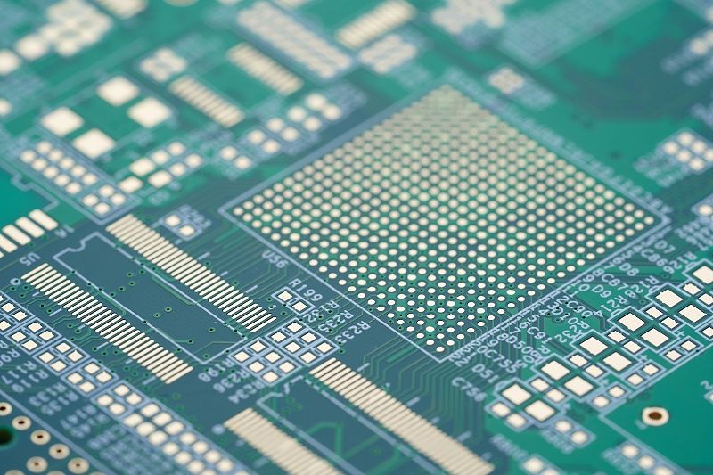 Kenapa PCB digawe dadi papan multilayer?